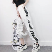 Harajuku Streetstyle Camo Side Strip Cargo Pants (Black/White)