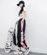 Harajuku Streetstyle Camo Side Strip Cargo Pants (Black/White)