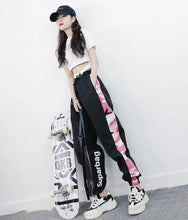 Harajuku Streetstyle Camo Side Strip Cargo Pants (Black/White)