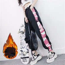 Harajuku Streetstyle Camo Side Strip Cargo Pants (Black/White)