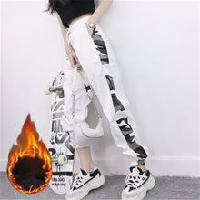 Harajuku Streetstyle Camo Side Strip Cargo Pants (Black/White)