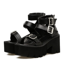 Harajuku Chunky Platform Low Heel Strap Sandals (Black)