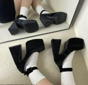Kawaii Aesthetic Korean Style Black Velvet Chunky High Heel Platform Pumps